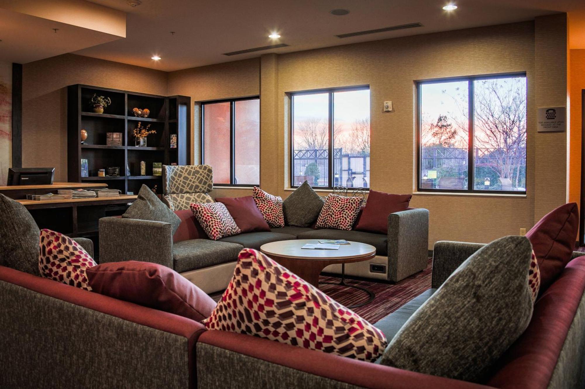 Courtyard By Marriott Norman Exterior foto